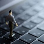 遠回しに辞めろと言われたらパワハラですか？その判断基準と対処法を解説